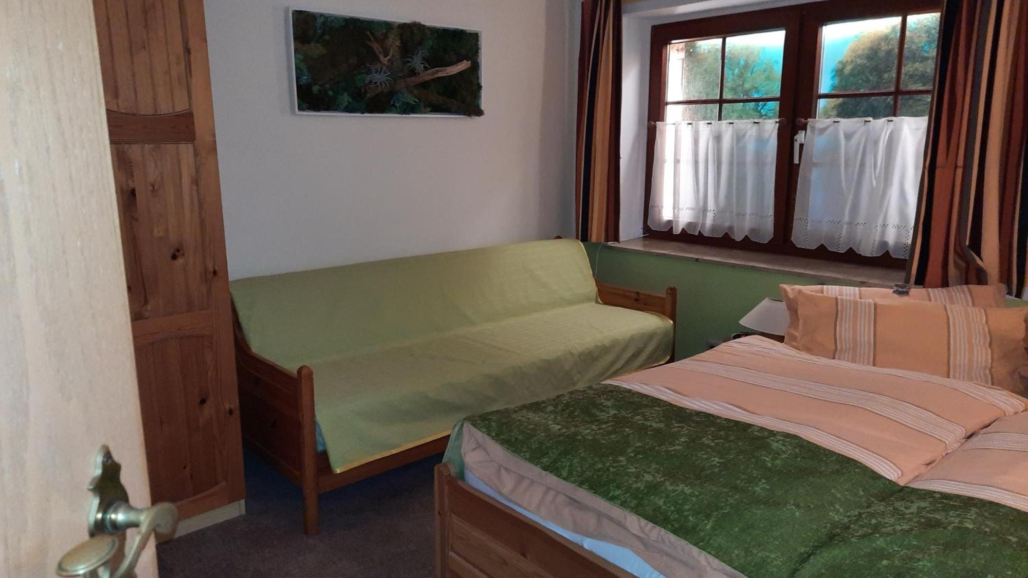 Hotel Garni & Oma'S Heuhotel 'Pension Zur Galerie' Barby Kültér fotó